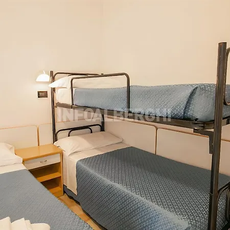 Denny Hotel 2*