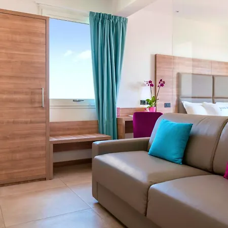 Hotel & Me 3*