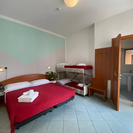Caterina Hotel 3*