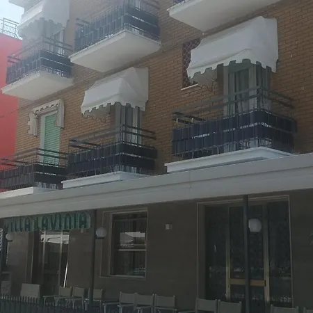 Hotel Lavinia 2*