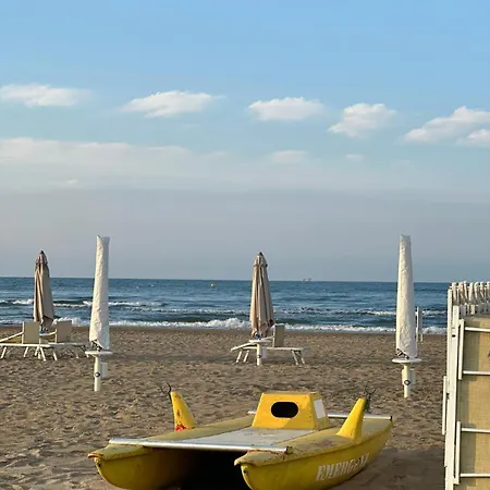 Neyra Beach Отель Римини