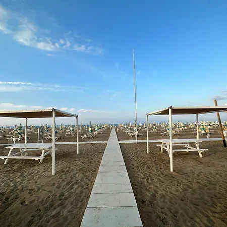 Отель Neyra Beach 3*
