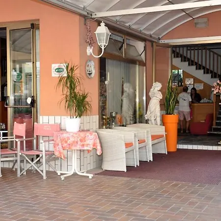 佩欧尼亚酒店