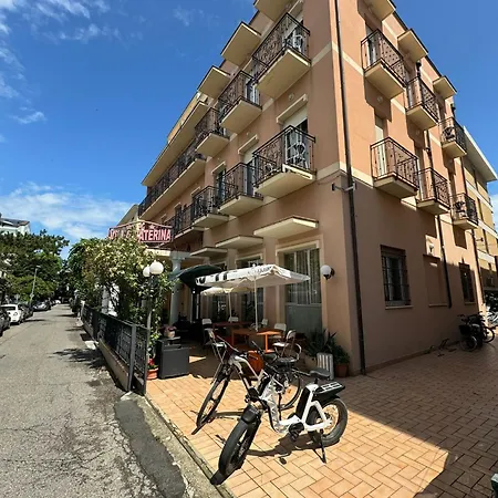 Caterina Otel 3*