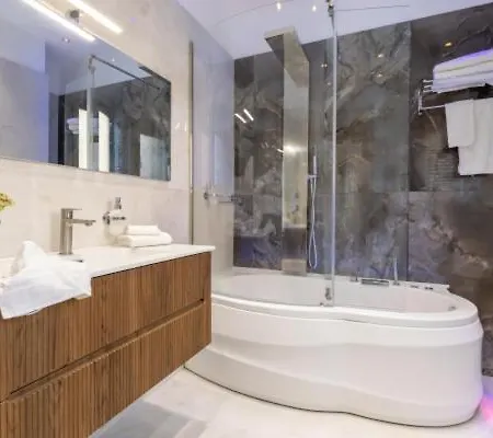 Hotel Mondial 3*