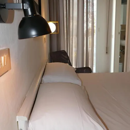 Spring Hotel 3*