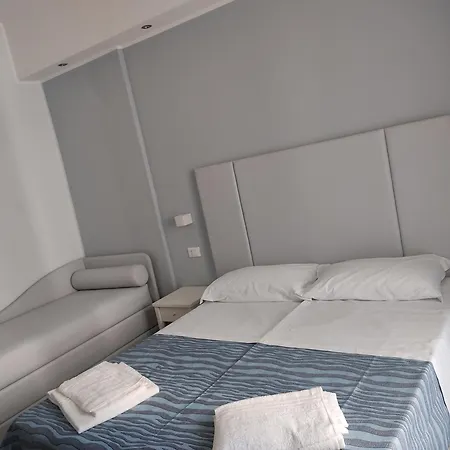 Caravel Hotel