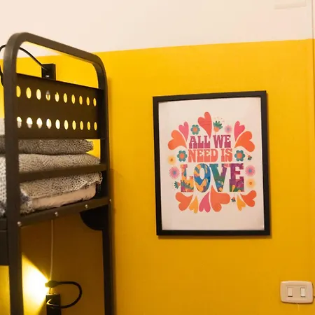 بيت شباب Sunflower Backpacker & Bar
