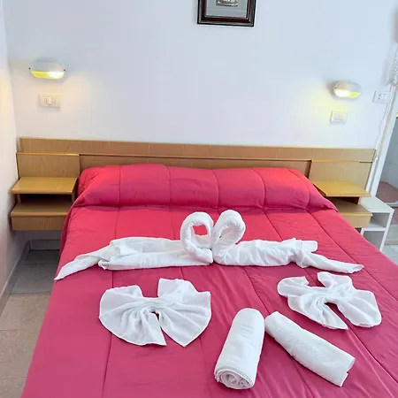 Otel Malibu Mare 2*