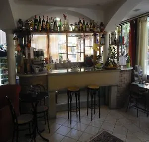 Alfredo's Hotel 3*