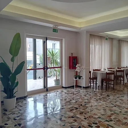 Otel Mira 2*