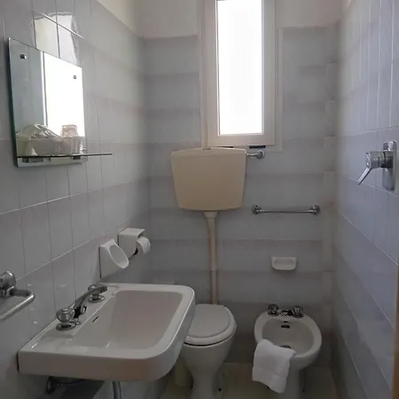 Otel Mira 2*