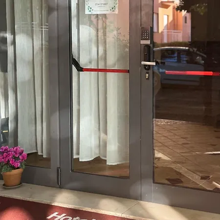 Eureka Отель 3*
