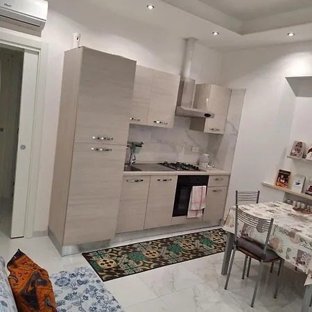 Al Piano Terra Con Ingresso Indipendente, Vicinissimo Al Mare * Rímini