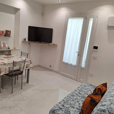 Apartamento Al Piano Terra Con Ingresso Indipendente, Vicinissimo Al Mare Rímini