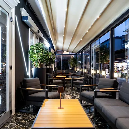 La Tour Palace & Restaurant 3*