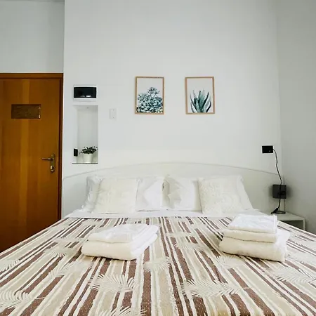 Denny Hotel 2*