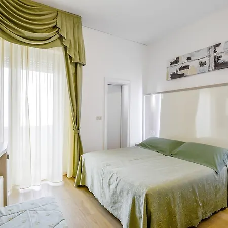 Hotel Corinna 3*