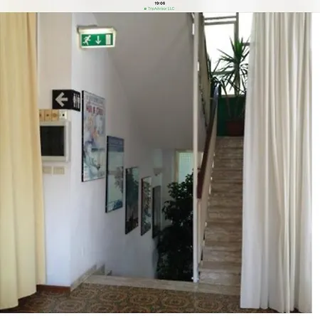 Hotel Mirella 2*