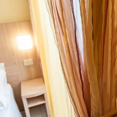 Hotel Corinna 3*