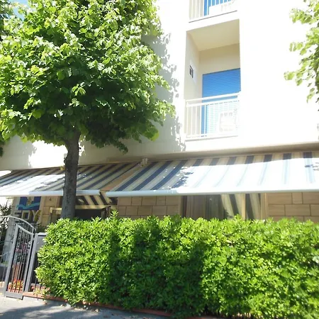 Edy Hotel 2*