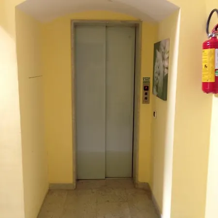 Yellow Aparthotel 3*
