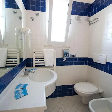 Adria Hotel 3*