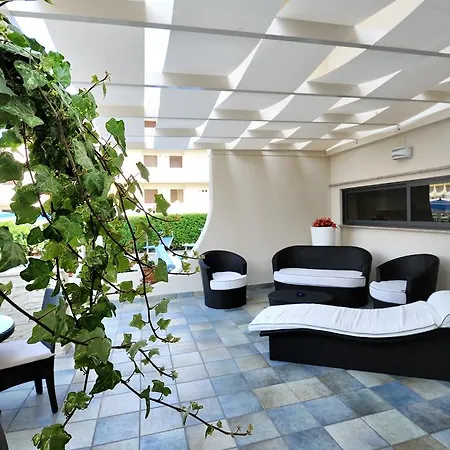 Hotel Life 4*