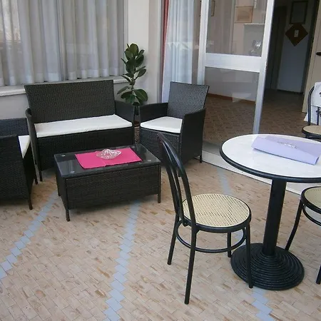 Goldene Rose Hotel 2*