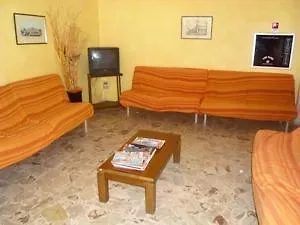 Livia Hotel 2*