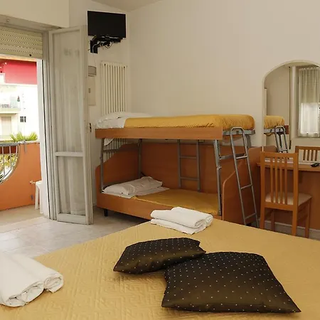 Hotel Dina 3*