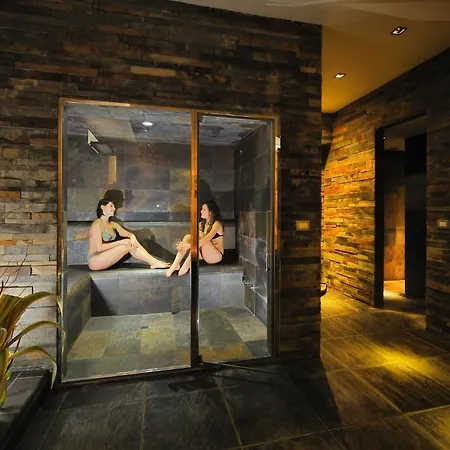 Life Hotel 4*