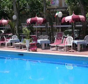 Fabius فندق ريميني