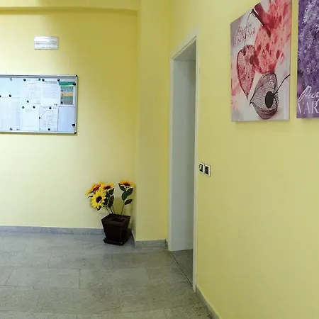 Yellow Aparthotel 3*