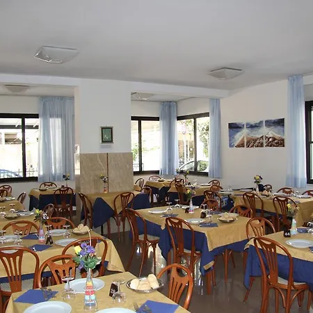 Vela Azzurra 2* רימיני