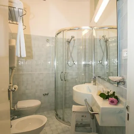 Caesar Hotel 3*