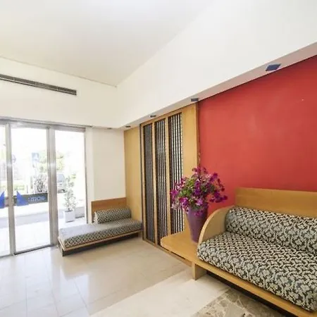 Hotel T