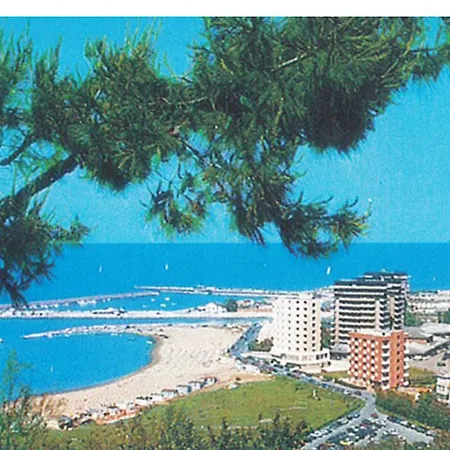 Hotel Glenn 3*