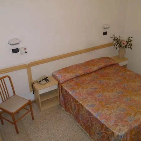Glenn 3* Rimini
