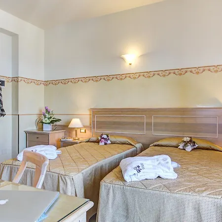 Byron Hotel 3*