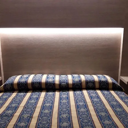 Riva Hotel 2*