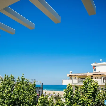 Amicizia Hotel 3*