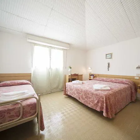 Otel Rosa 2*