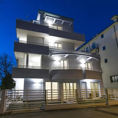 Residenza Riva Azzurra Aparthotel
