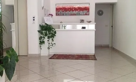 Lägenhetshotell Ofelia 3*