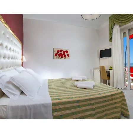 Ariane - Beachfront, Breakfast Xxl & Sea View