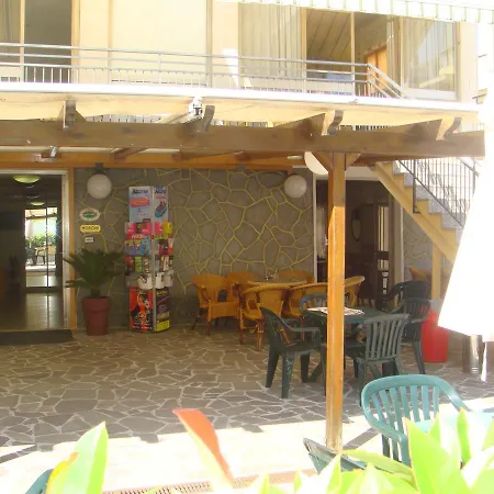 Hotel Moroni