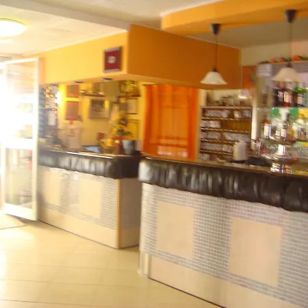 Hotel Moroni 2*
