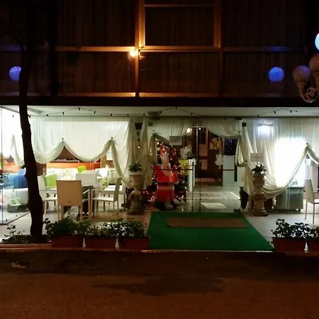 Pecci 3* Римини