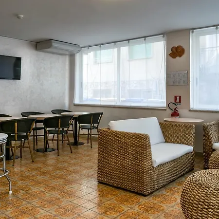 Stresa 3* Римини